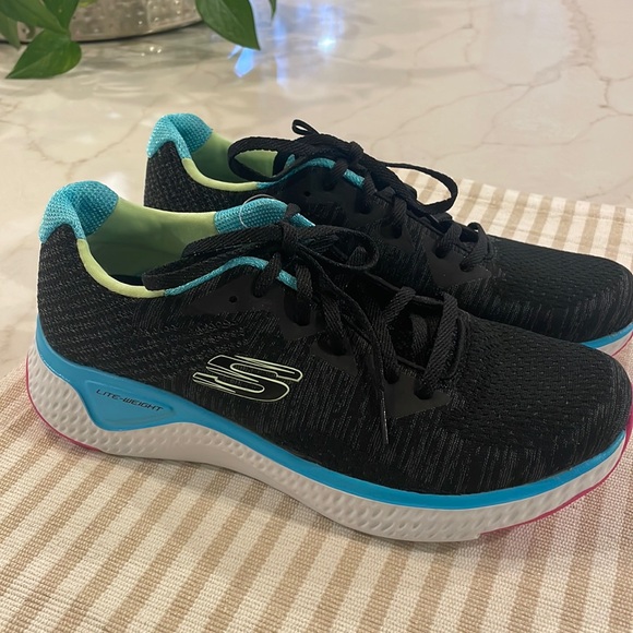 NEW SKETCHERS AIR COOLED MEMORY FOAM RUNNERS - Picture 1 of 9
